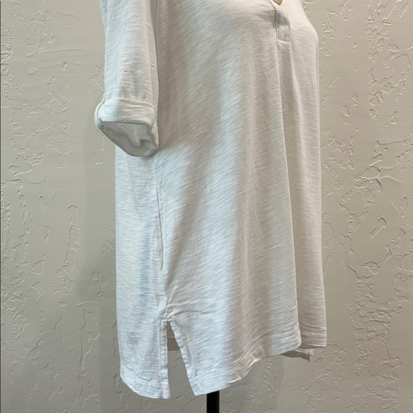 Chico's Classic White Short Sleeve Tee Size 1 - Picture 4 of 6